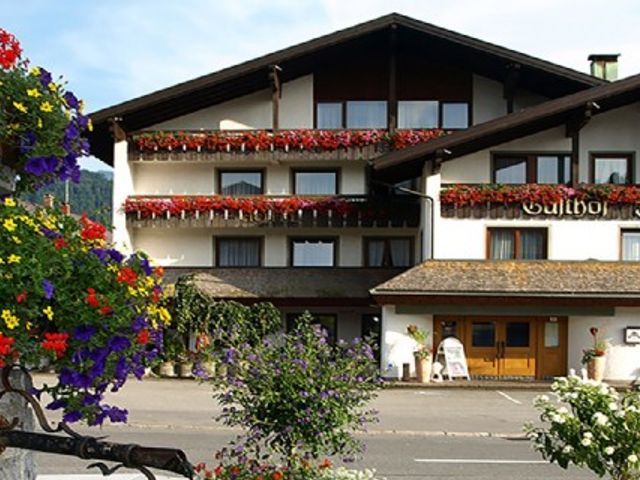 hotel-lingenau-bregenzerwald-loewen.jpg