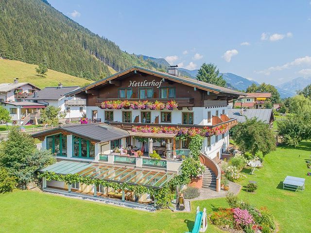 Hotel & Bauernhof Hettlerhof in Maishofen